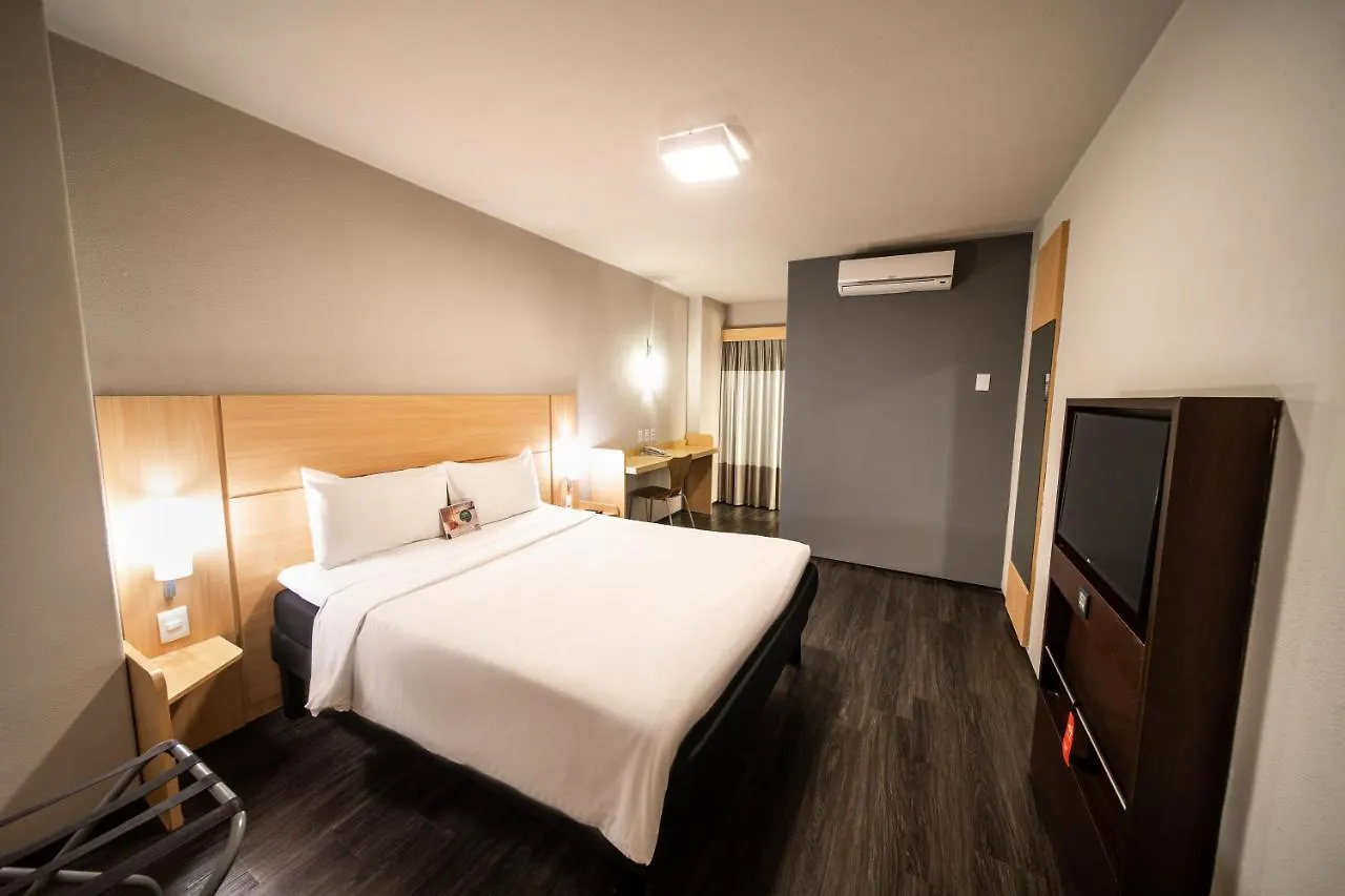 Hotel Ibis Fortaleza Praia De Iracema